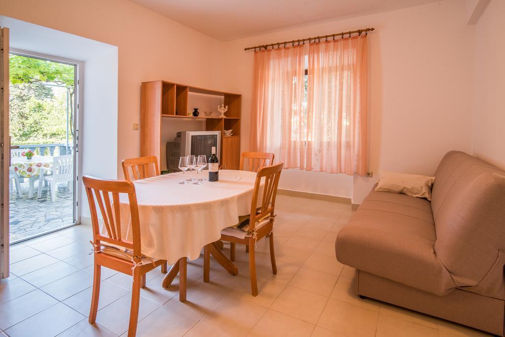 Apartment Ana 1 Malinska Extérieur photo