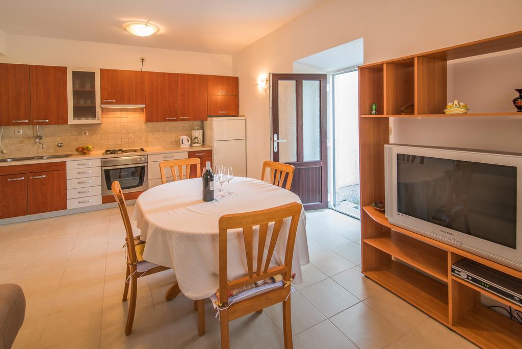 Apartment Ana 1 Malinska Extérieur photo