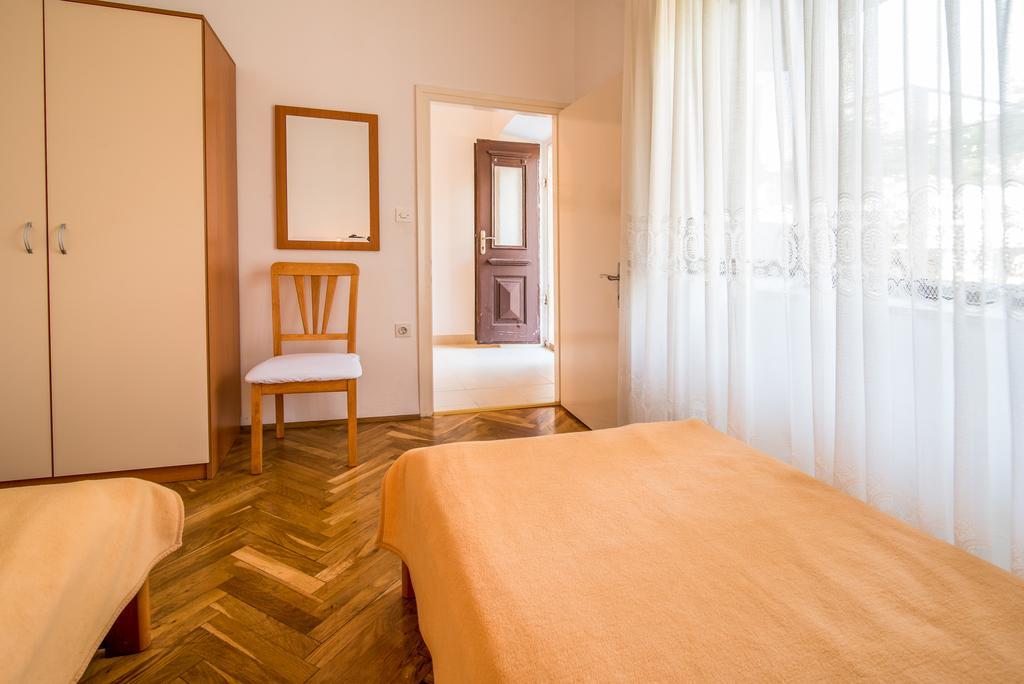 Apartment Ana 1 Malinska Extérieur photo